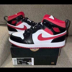 Air Jordan 1 Mid Gym Red